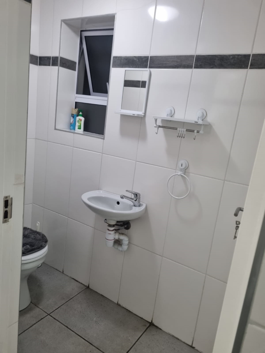 To Let Commercial Property for Rent in Voorbaai Western Cape